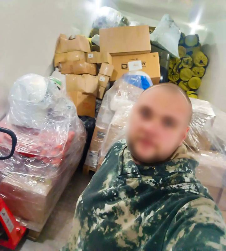 #ЗнайНаших. Во Всемирный День гуманитарной помощи героем рубрики «Знай наших» стал сотрудник Дмитровского отдела вневедомственной охраны Главного управления Росгвардии по Московской области младший сержант полиции Николай Г #ЗнайНаших. Во Всемирный День гуманитарной помощи героем рубрики «Знай наших» стал сотрудник Дмитровского отдела вневедомственной охраны Главного управления Росгвардии по Московской области младший сержант полиции Николай Г