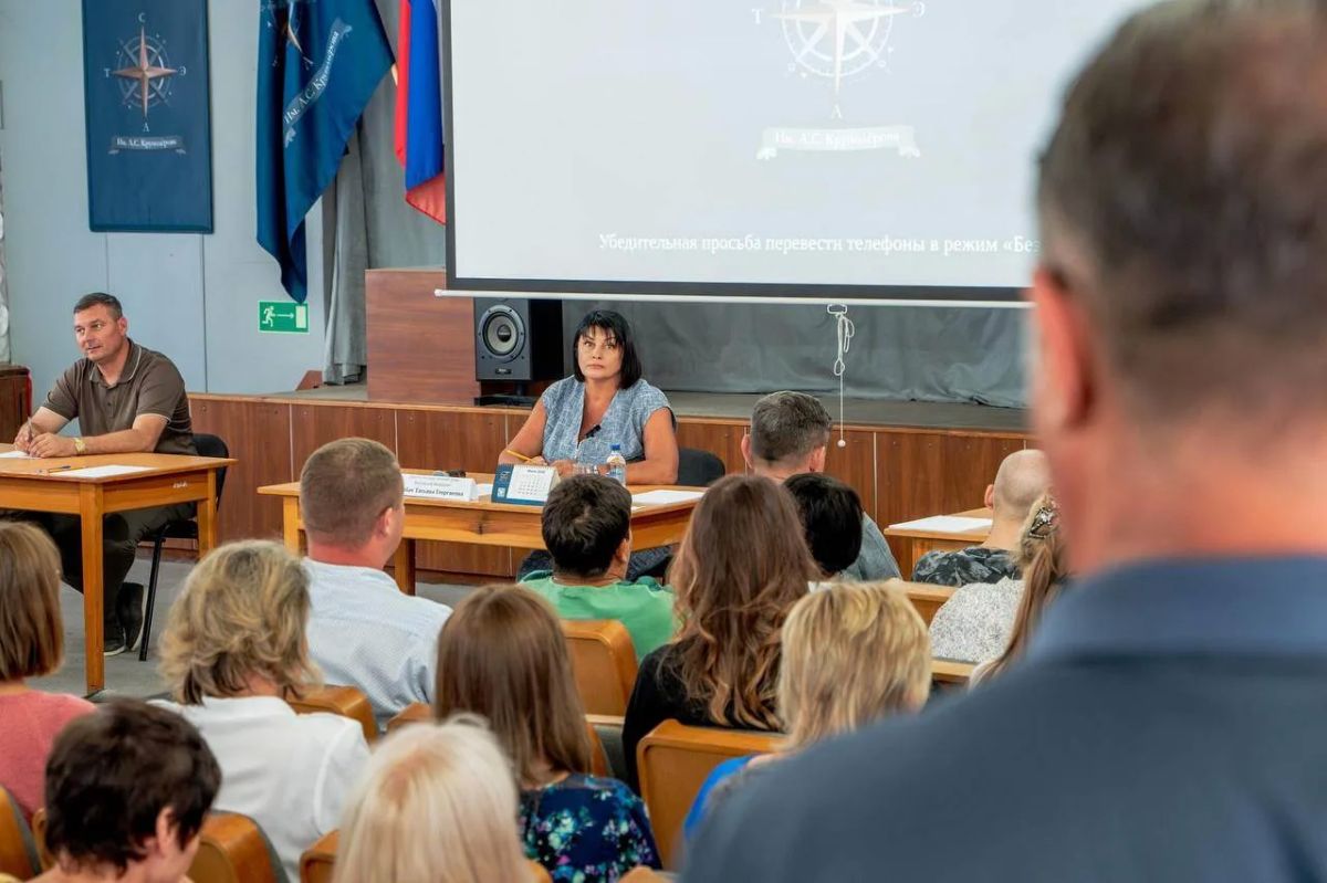 Татьяна Лобач: В рамках общегородской инициативы «Защитим Севастополь вместе» проверила организацию работы и обеспечение безопасности сотрудников ГУП «Севэлектроавтотранс» им. А.С. Круподёрова — одного из крупнейших... Татьяна Лобач: В рамках общегородской инициативы «Защитим Севастополь вместе» проверила организацию работы и обеспечение безопасности сотрудников ГУП «Севэлектроавтотранс» им. А.С. Круподёрова — одного из крупнейших...