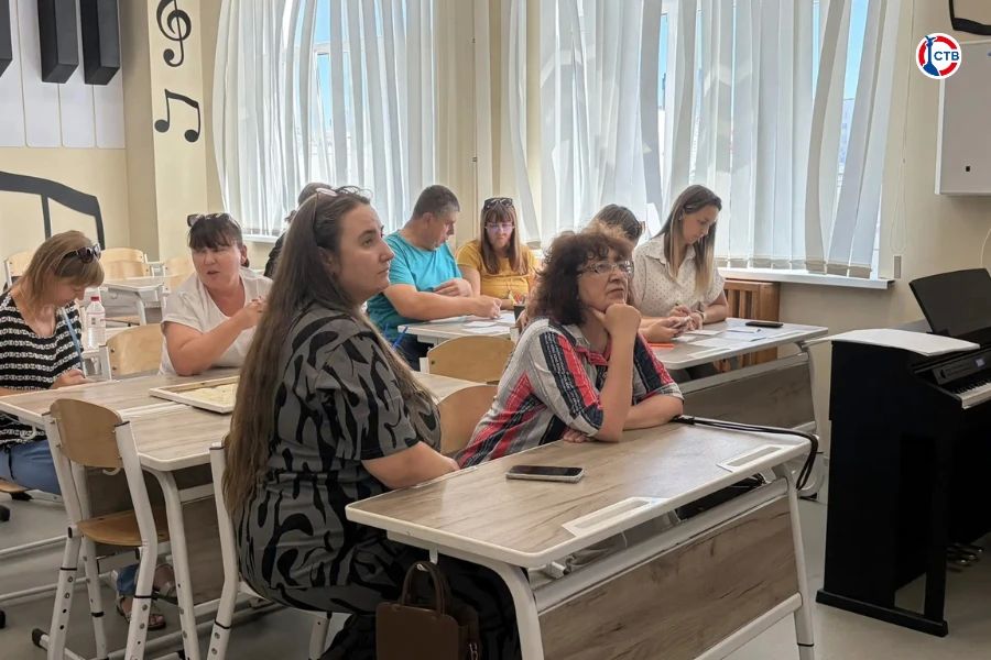 В рамках Августовских педагогических чтений прошёл мастер-класс «На одной волне» В рамках Августовских педагогических чтений прошёл мастер-класс «На одной волне»