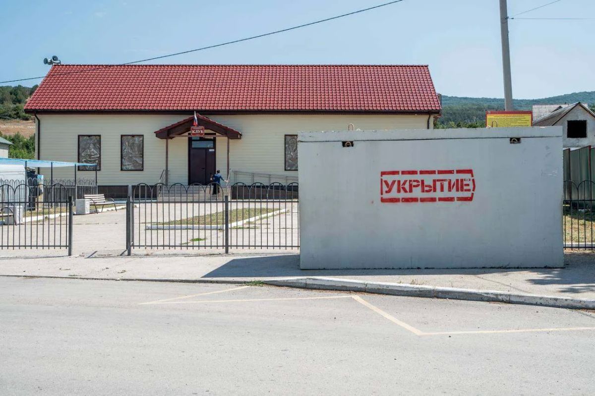 Татьяна Лобач: Совместно с главой Орлиновского муниципального округа Александром Богушем проверили готовность сельских учреждений культуры к работе в нынешних условиях в рамках общегородской инициативы «Защитим Севастополь... Татьяна Лобач: Совместно с главой Орлиновского муниципального округа Александром Богушем проверили готовность сельских учреждений культуры к работе в нынешних условиях в рамках общегородской инициативы «Защитим Севастополь...