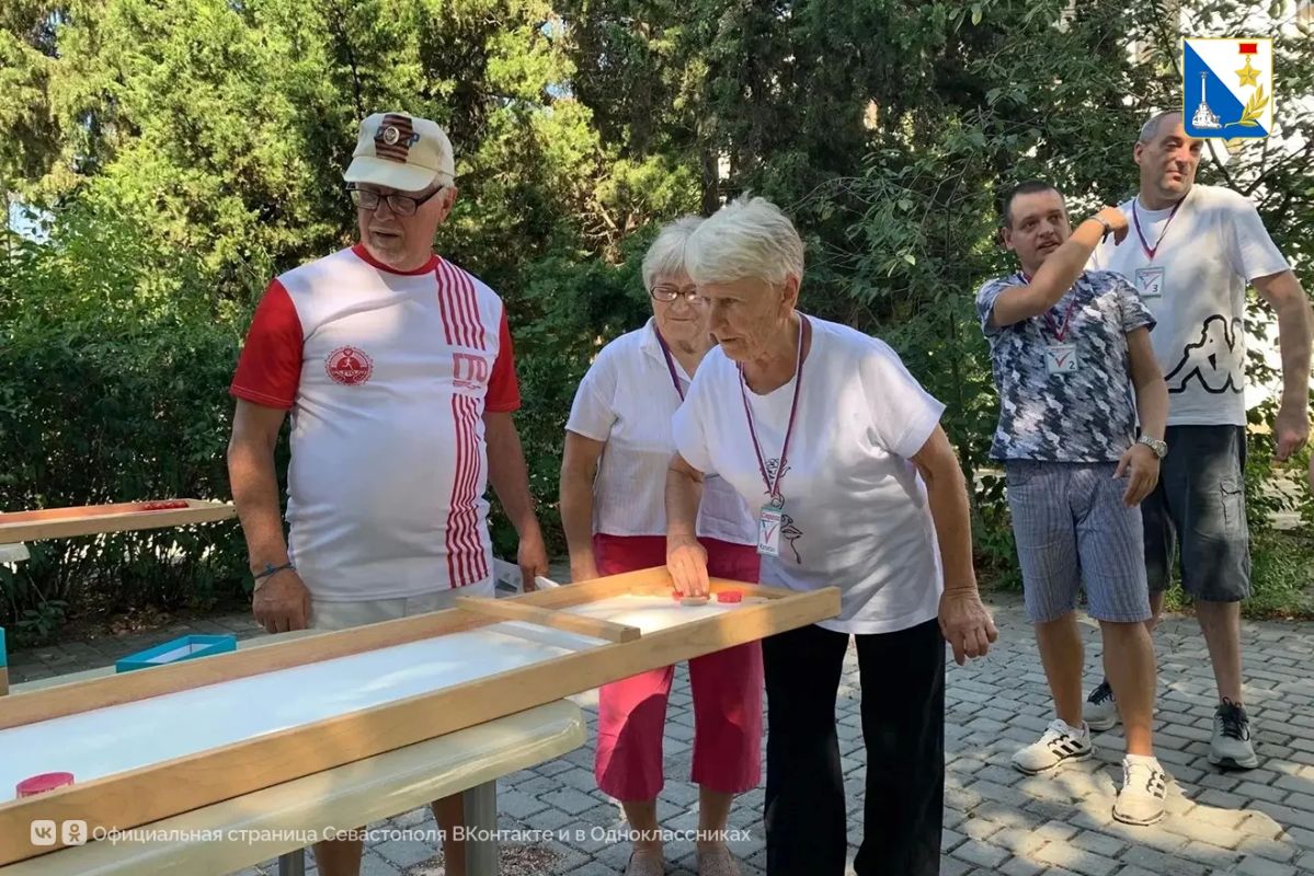 В севастопольском центре соцобслуживания прошёл марафон полезных привычек