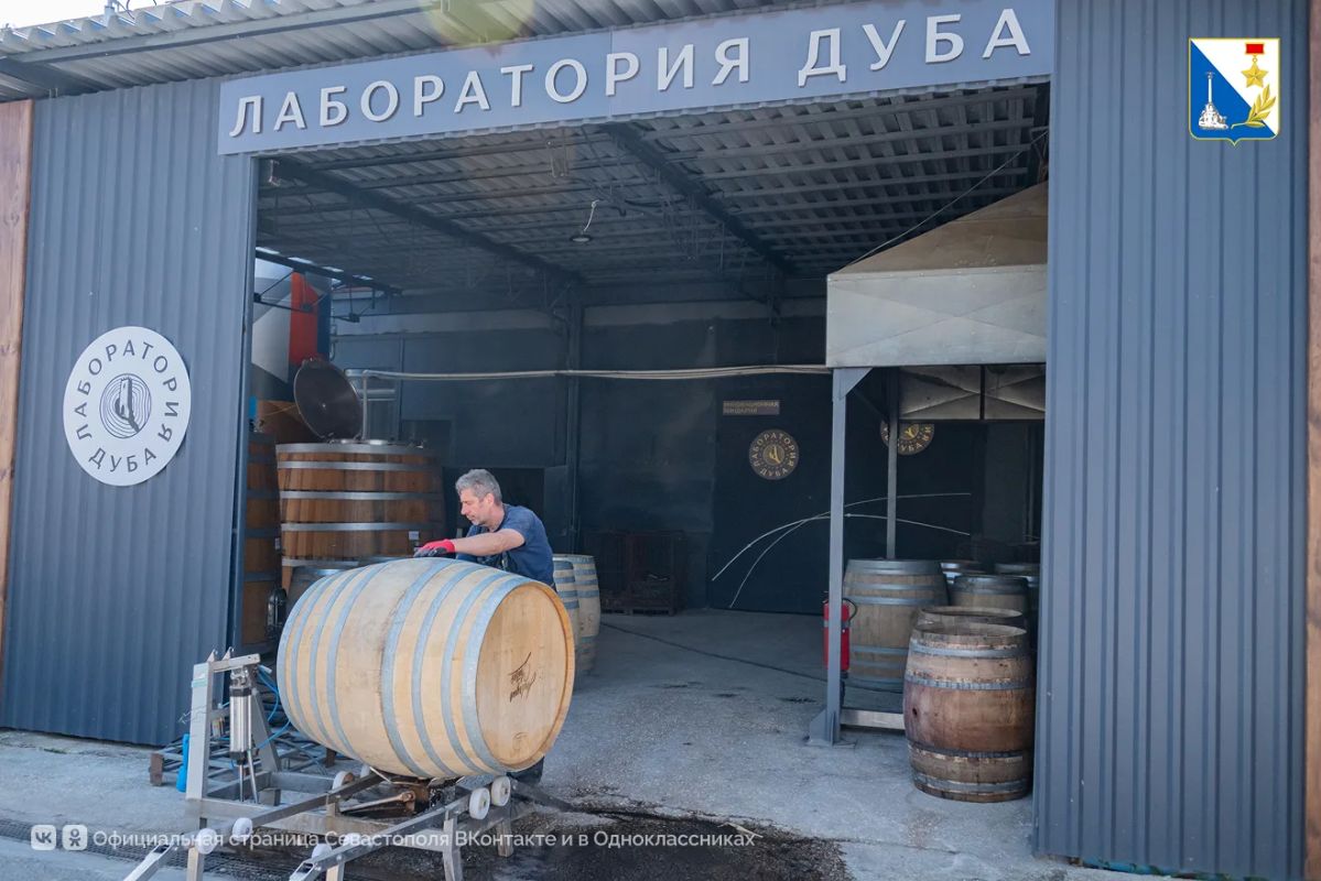 Севастопольская бондаря поставляет бочки в винодельне по всей России Севастопольская бондаря поставляет бочки в винодельне по всей России