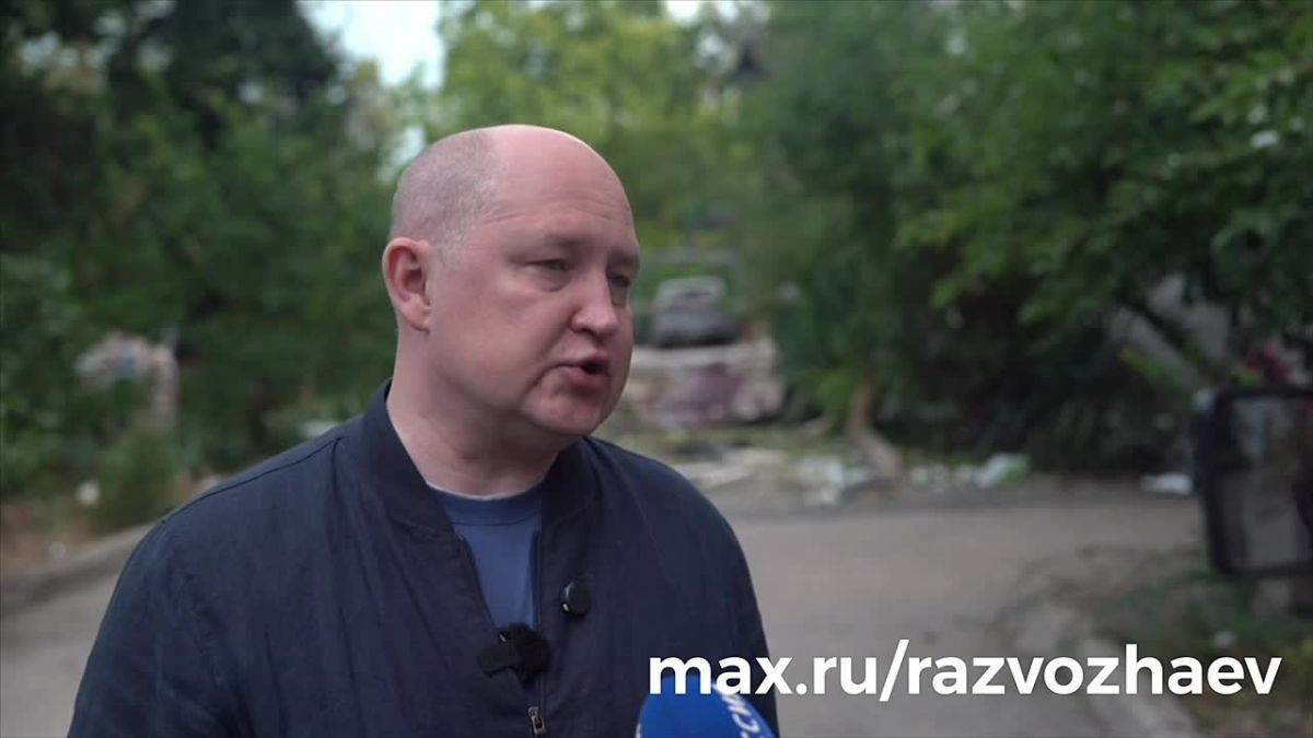 Подробности ночной атаки ВСУ на жилой дом в Севастополе Утром 28 августа на месте ЧП на улице Героев Подводников, 12 работал губернатор Севастополя. Дом принял на себя основной удар ночной атаки ВСУ беспилотником, начиненным...