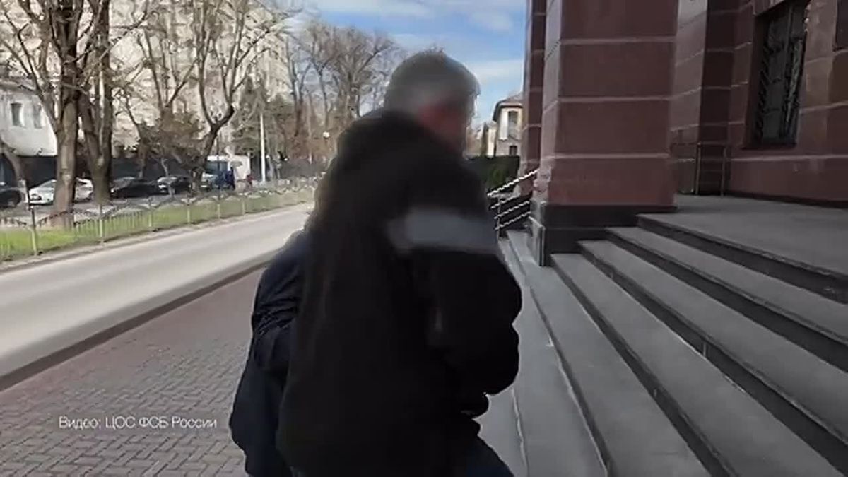 Двух жителей Крыма задержали за передачу данных ВСУ и организацию схронов со взрывчаткой