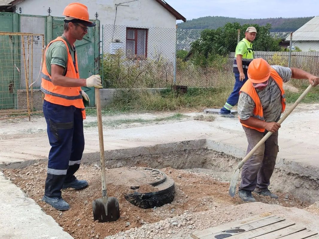 Водоканал: В поселке Сахарная Головка продолжают реконструировать водопровод Водоканал: В поселке Сахарная Головка продолжают реконструировать водопровод