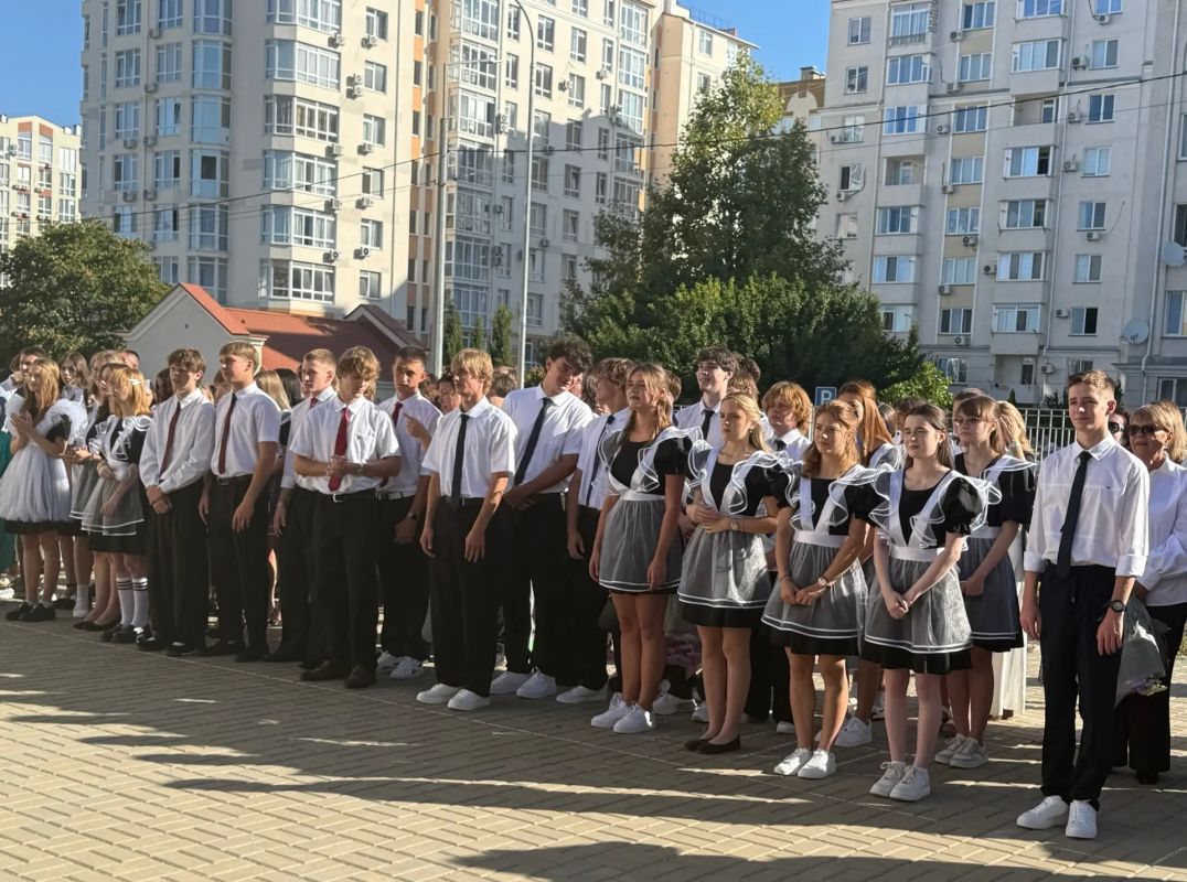 Денис Профатилов: С Днём знаний!. Сегодня начался новый учебный год Денис Профатилов: С Днём знаний!. Сегодня начался новый учебный год