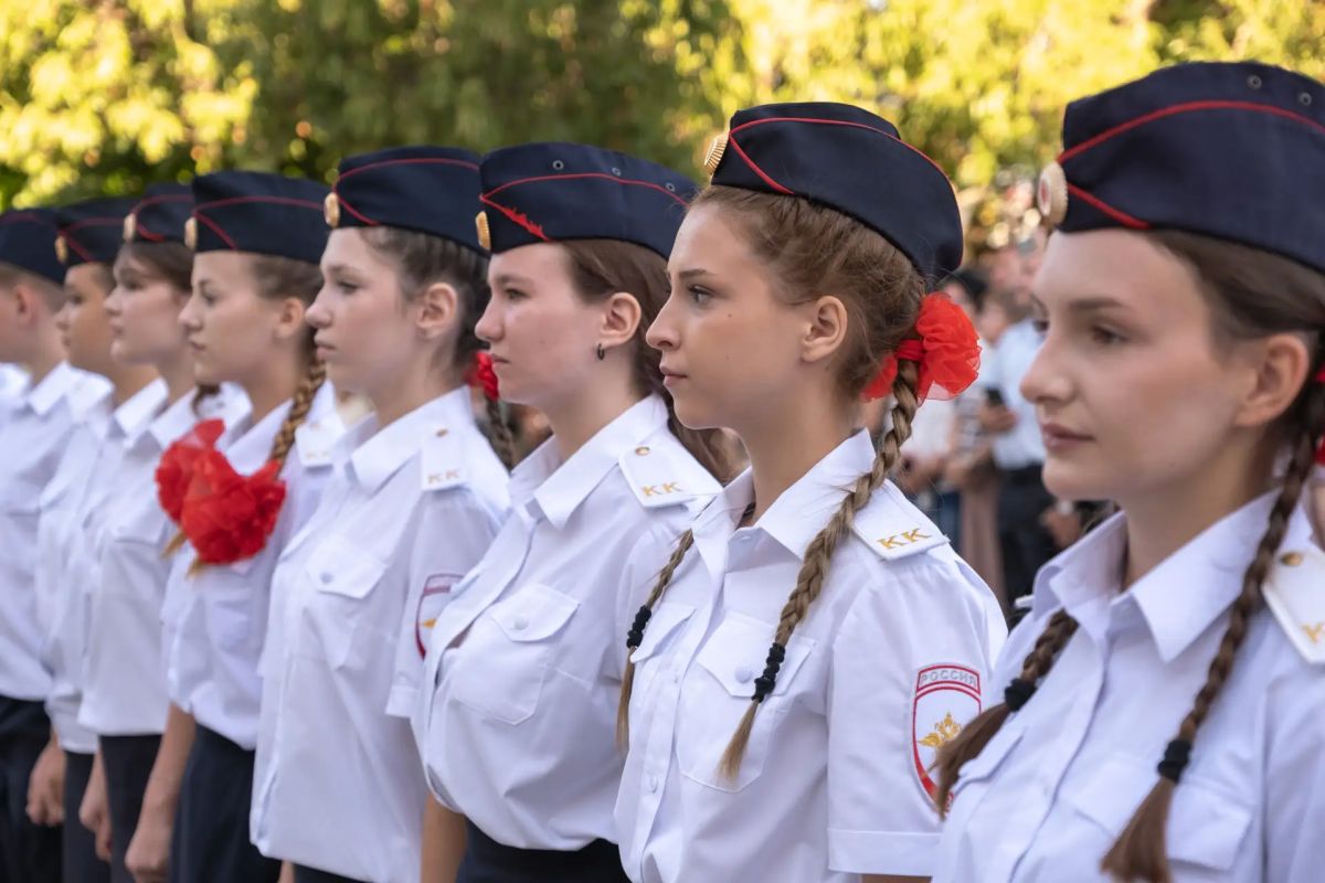 Начальник УМВД России по г.Севастополю Сергей Сигунов поздравил школьников и кадет ОВД с Днём знаний Начальник УМВД России по г.Севастополю Сергей Сигунов поздравил школьников и кадет ОВД с Днём знаний
