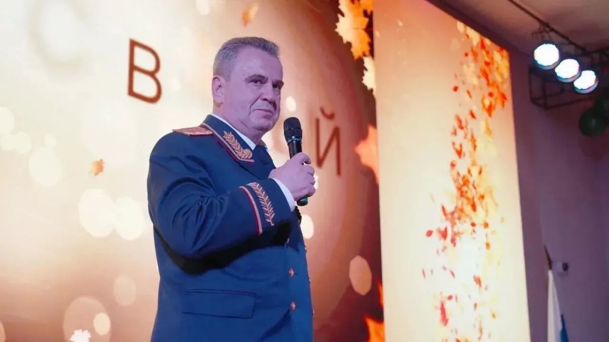 Офицеры СК России, обучающиеся ведомственных академий, кадетских корпусов и профильных классов отметили День знаний Офицеры СК России, обучающиеся ведомственных академий, кадетских корпусов и профильных классов отметили День знаний