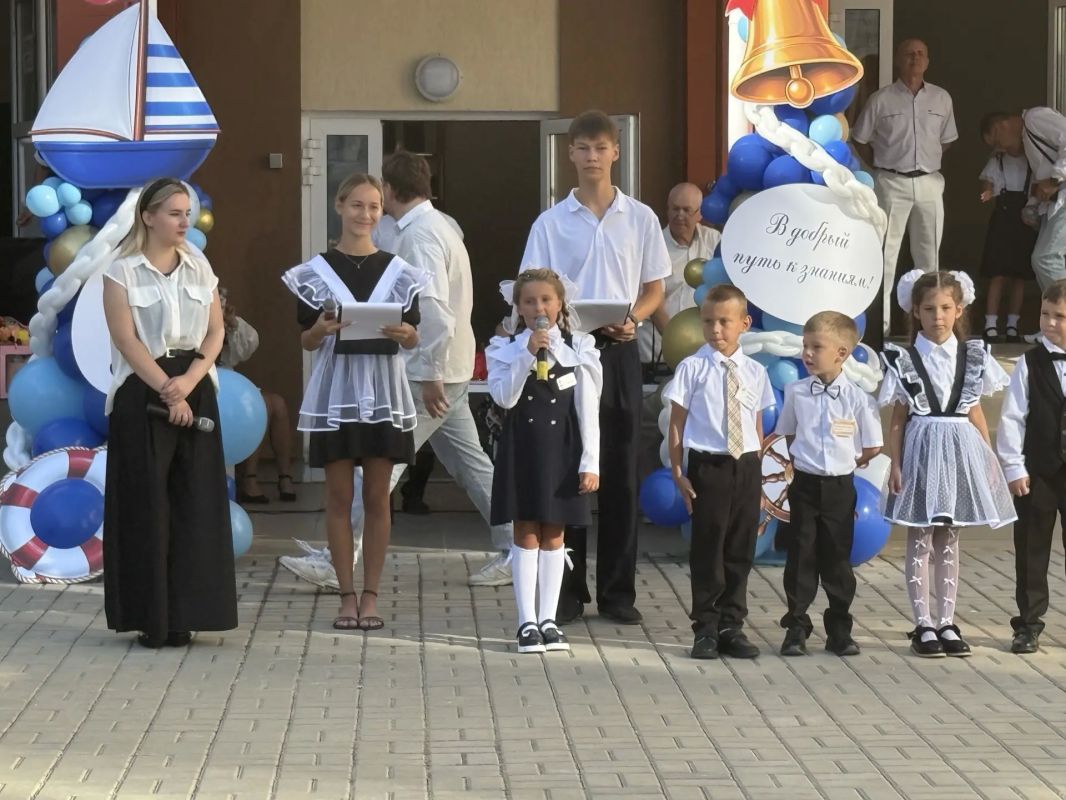 Денис Профатилов: С Днём знаний!. Сегодня начался новый учебный год Денис Профатилов: С Днём знаний!. Сегодня начался новый учебный год