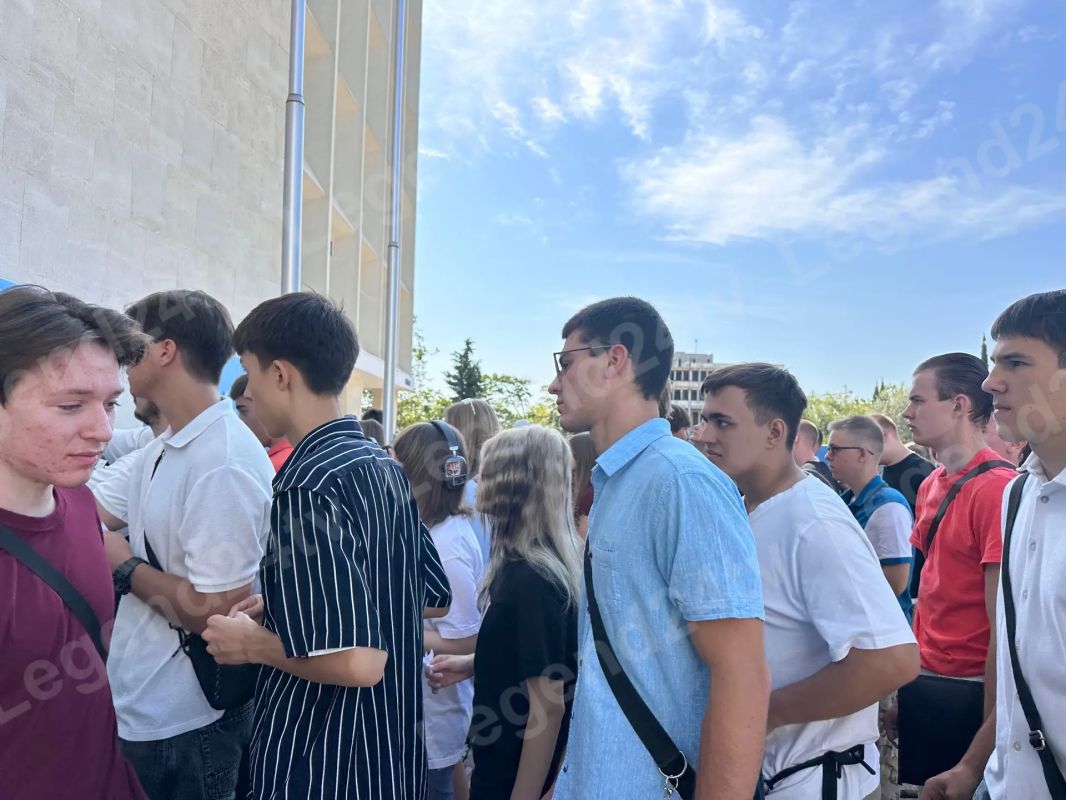Память жертв террористического акта в Беслане почтили студенты СевГУ Память жертв террористического акта в Беслане почтили студенты СевГУ