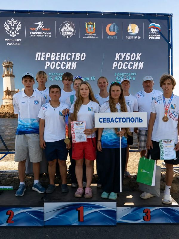 Севастопольские яхтсмены продолжают радовать победами — они вновь поднялись на пьедестал главного старта страны, первенства России