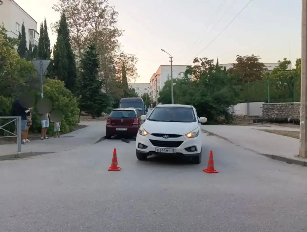 В Севастополе водитель иномарки сбила 10-летнего мальчика на самокате В Севастополе водитель иномарки сбила 10-летнего мальчика на самокате