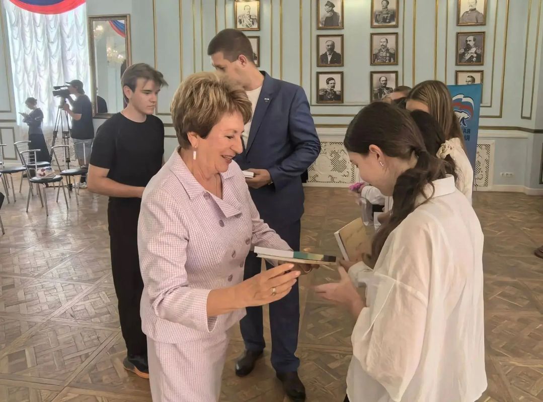 Екатерина Алтабаева: Сегодня вручила награды знатокам истории Отечества, победителям двух конкурсов Екатерина Алтабаева: Сегодня вручила награды знатокам истории Отечества, победителям двух конкурсов