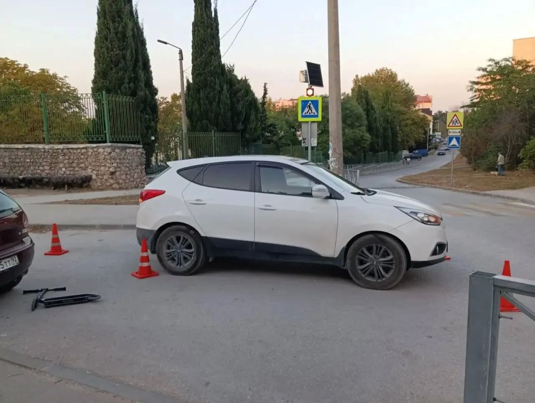 В Севастополе водитель иномарки сбила 10-летнего мальчика на самокате