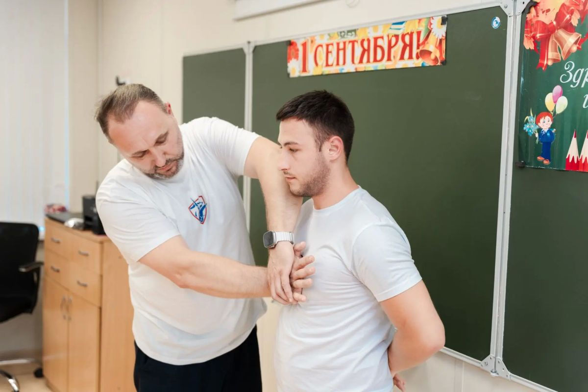 Татьяна Лобач: В школе №12 родители будущих первоклассников прошли инструктаж по первой помощи в рамках городской инициативы «Защитим Севастополь вместе» Татьяна Лобач: В школе №12 родители будущих первоклассников прошли инструктаж по первой помощи в рамках городской инициативы «Защитим Севастополь вместе»