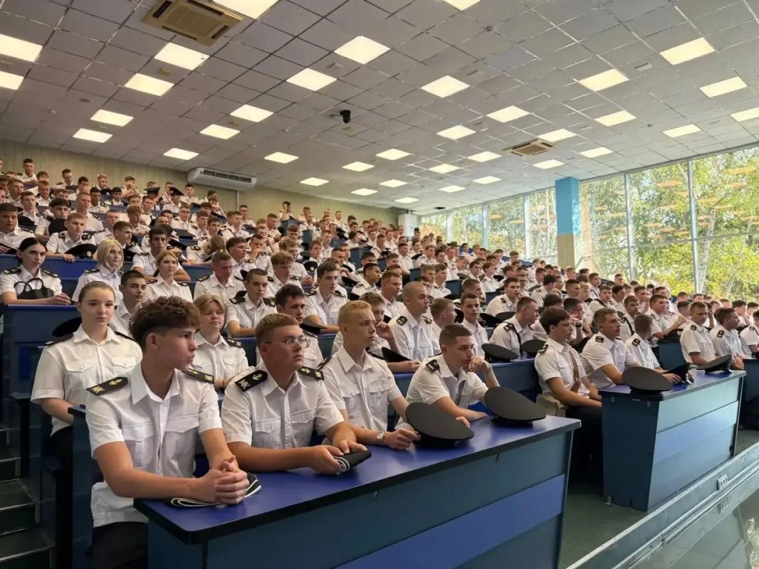 Севастопольская детская морская флотилия имени имени Адмирала Флота Советского Союза Н.Г. Кузнецова – кузница кадров Севастопольская детская морская флотилия имени имени Адмирала Флота Советского Союза Н.Г. Кузнецова – кузница кадров