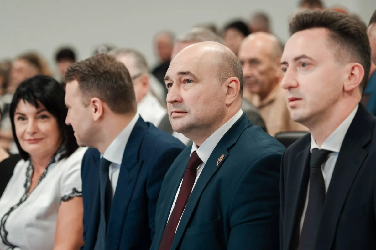 Владимир Немцев: Сегодня отмечается День работников нефтяной и газовой промышленности Владимир Немцев: Сегодня отмечается День работников нефтяной и газовой промышленности
