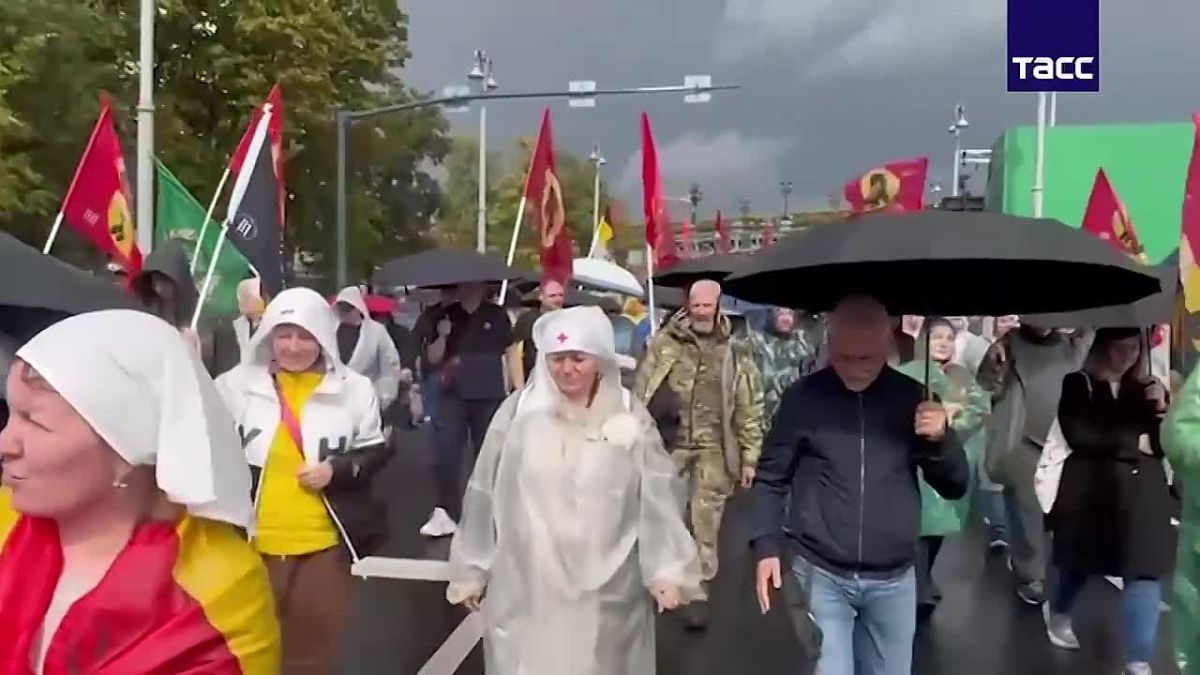 100 тысяч человек приняли участие в Общемосковском крестном ходе