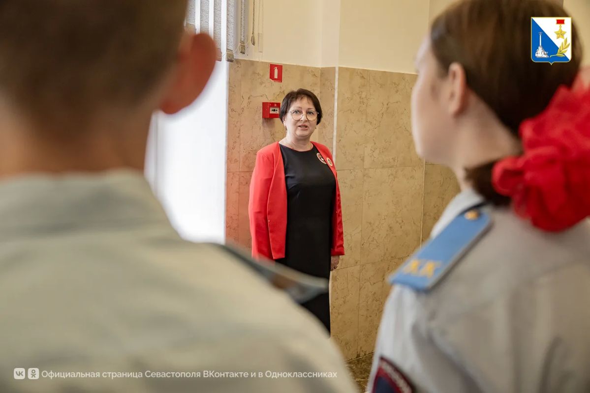 В школах Севастополя прошли первые обновлённые «Разговоры о важном» В школах Севастополя прошли первые обновлённые «Разговоры о важном»