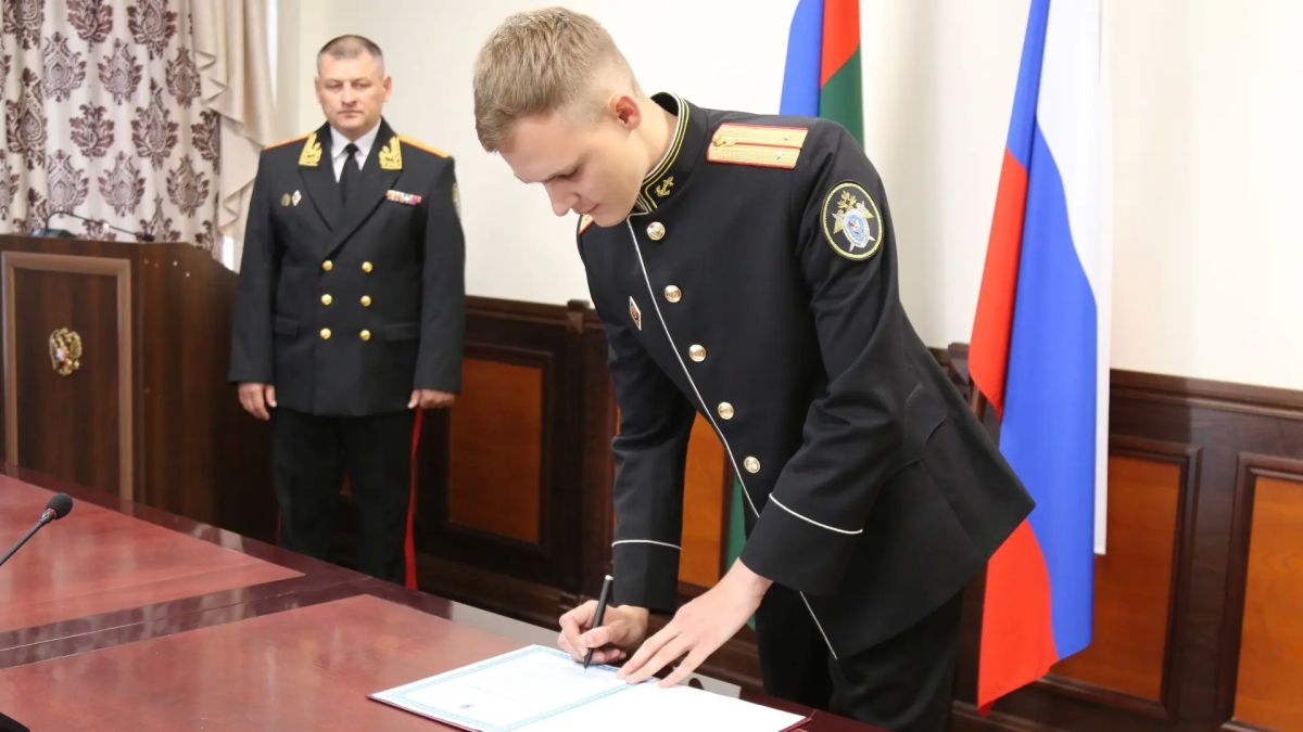 В Севастополе состоялась торжественная церемония приведения к присяге В Севастополе состоялась торжественная церемония приведения к присяге