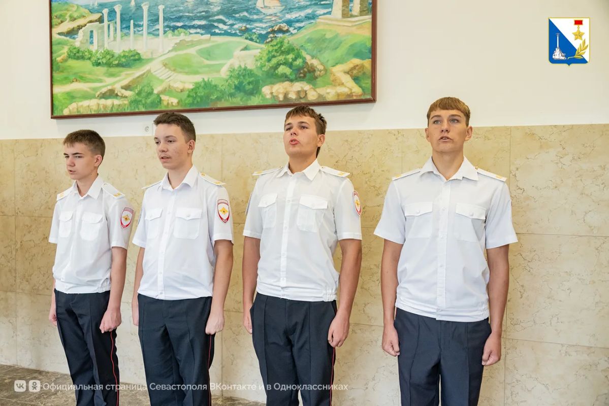 В школах Севастополя прошли первые обновлённые «Разговоры о важном» В школах Севастополя прошли первые обновлённые «Разговоры о важном»