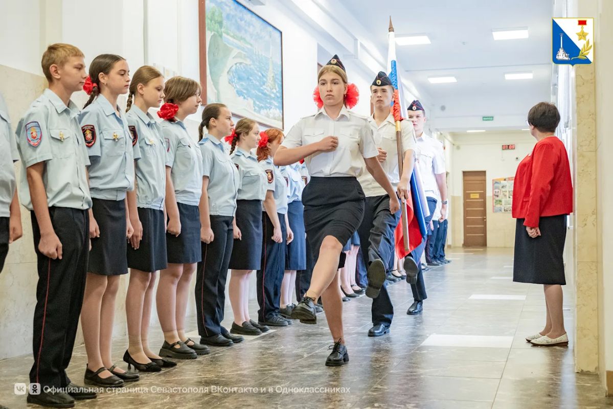 В школах Севастополя прошли первые обновлённые «Разговоры о важном» В школах Севастополя прошли первые обновлённые «Разговоры о важном»