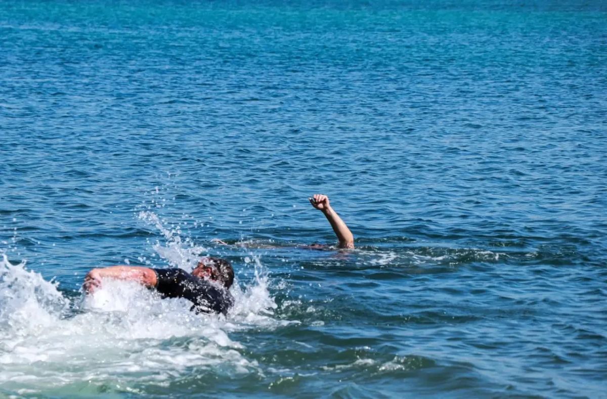 Спасатели провели тренировку по оказанию помощи на воде Спасатели провели тренировку по оказанию помощи на воде