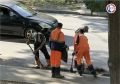 На Гагарина коммунальщики прочищают ливневки