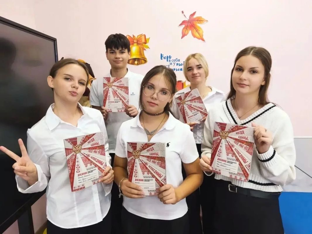 Началась новая учебная неделя, а это значит, что в дневниках севастопольского школьника появятся новые отличные отметки Началась новая учебная неделя, а это значит, что в дневниках севастопольского школьника появятся новые отличные отметки