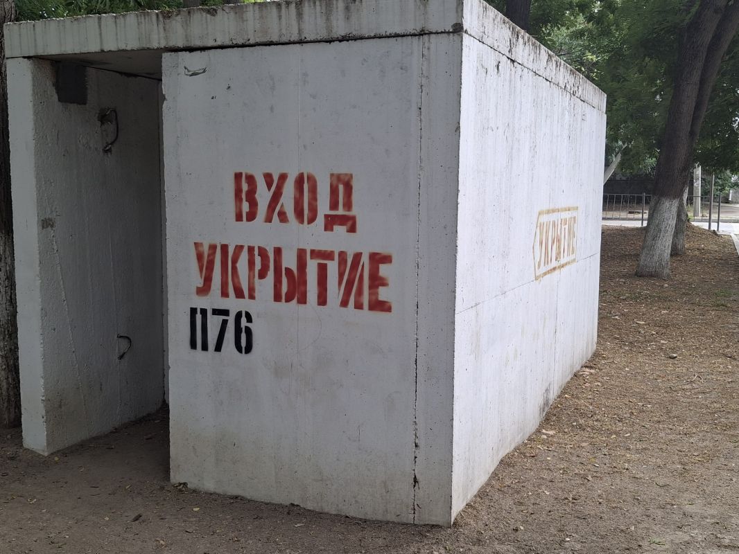 Дмитрий Белик: В ходе рабочей поездки в Инкерман проверил укрытия в Центральном сквере Дмитрий Белик: В ходе рабочей поездки в Инкерман проверил укрытия в Центральном сквере