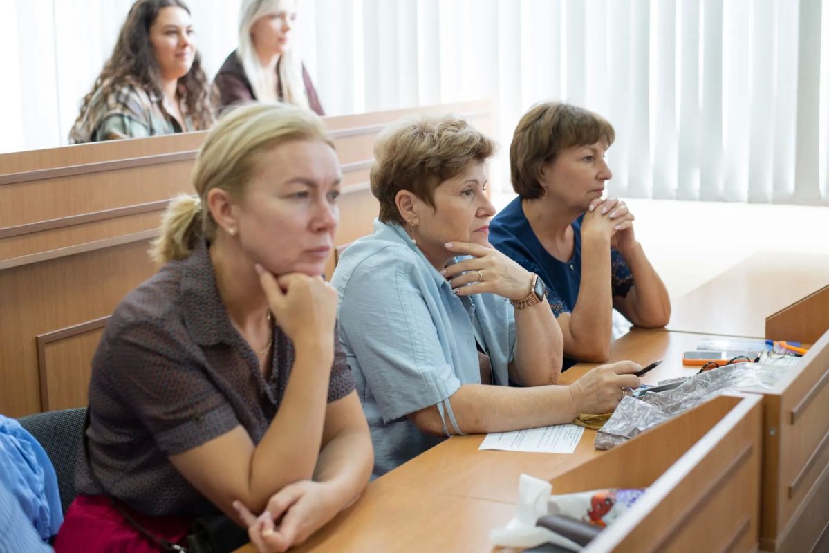 Екатерина Алтабаева: Выступила на традиционной конференции преподавателей курса "Севастополеведение", которая состоялась в Севастопольском филиале Российского экономического университета имени Плеханова. Ее участниками стали... Екатерина Алтабаева: Выступила на традиционной конференции преподавателей курса "Севастополеведение", которая состоялась в Севастопольском филиале Российского экономического университета имени Плеханова. Ее участниками стали...