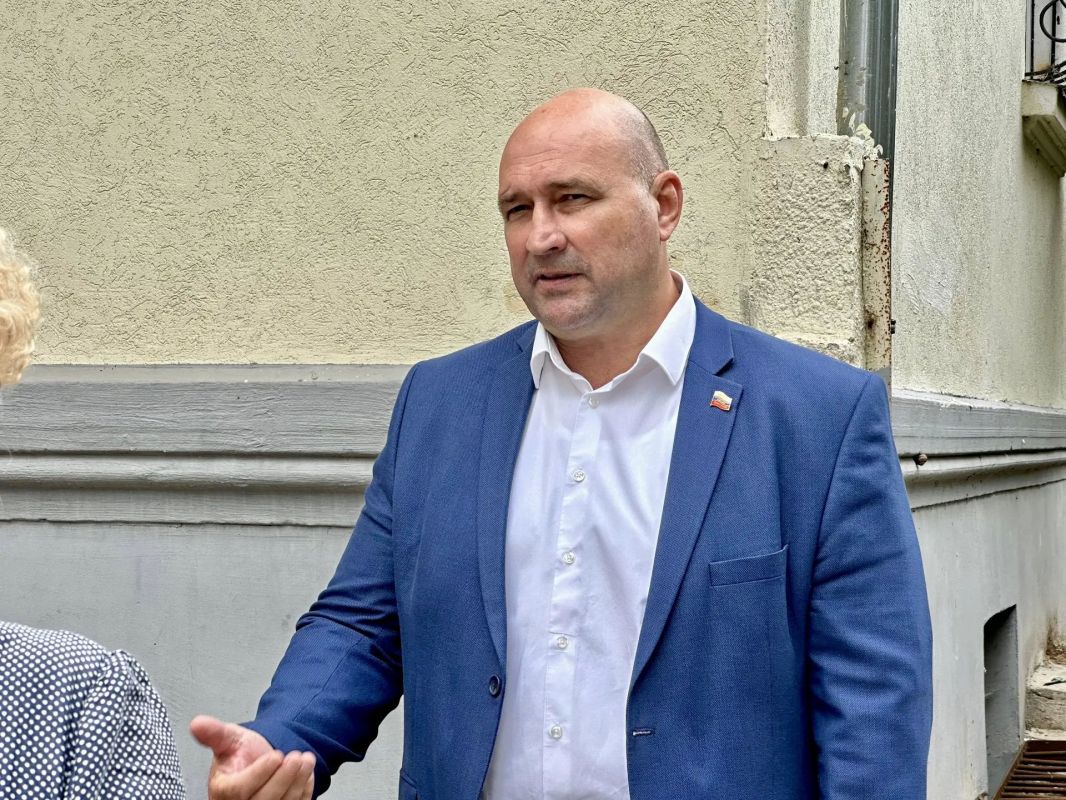 Владимир Немцев: Встретился с жителями дома № 9 по улице Шелкунова, чтобы в рамках общегородской инициативы «Защитим Севастополь вместе» проверить готовность укрытия, а также обсудить текущие вопросы жильцов Владимир Немцев: Встретился с жителями дома № 9 по улице Шелкунова, чтобы в рамках общегородской инициативы «Защитим Севастополь вместе» проверить готовность укрытия, а также обсудить текущие вопросы жильцов