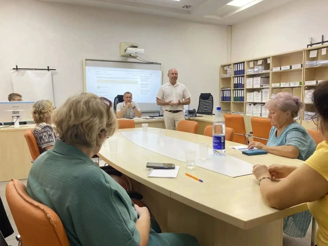 МФЦ Севастополя: продолжаем помогать старшему поколению защищаться в цифровом мире! МФЦ Севастополя: продолжаем помогать старшему поколению защищаться в цифровом мире!