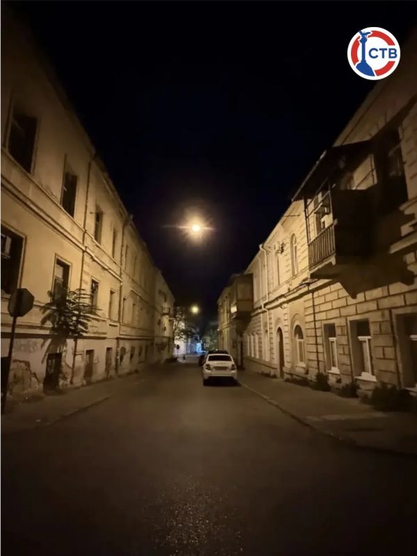 В Севастополе уже включили уличное освещение В Севастополе уже включили уличное освещение