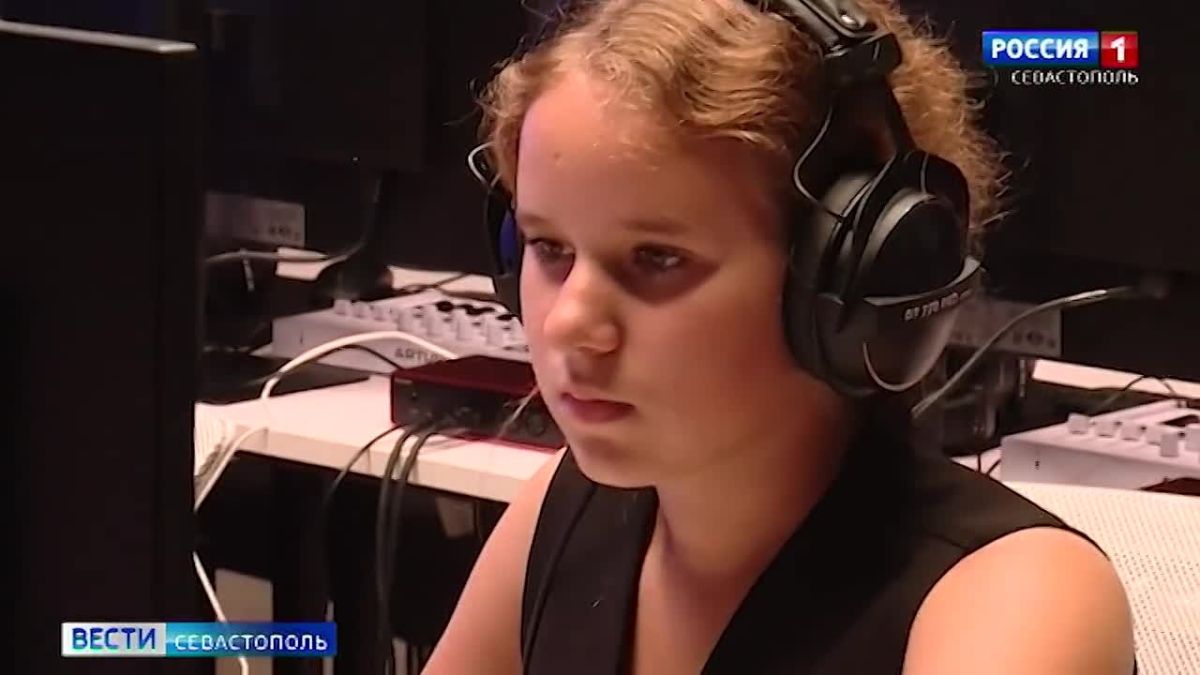 В Севастополе открылась школа креативных индустрий: 60 подростков начали обучение современным творческим профессиям