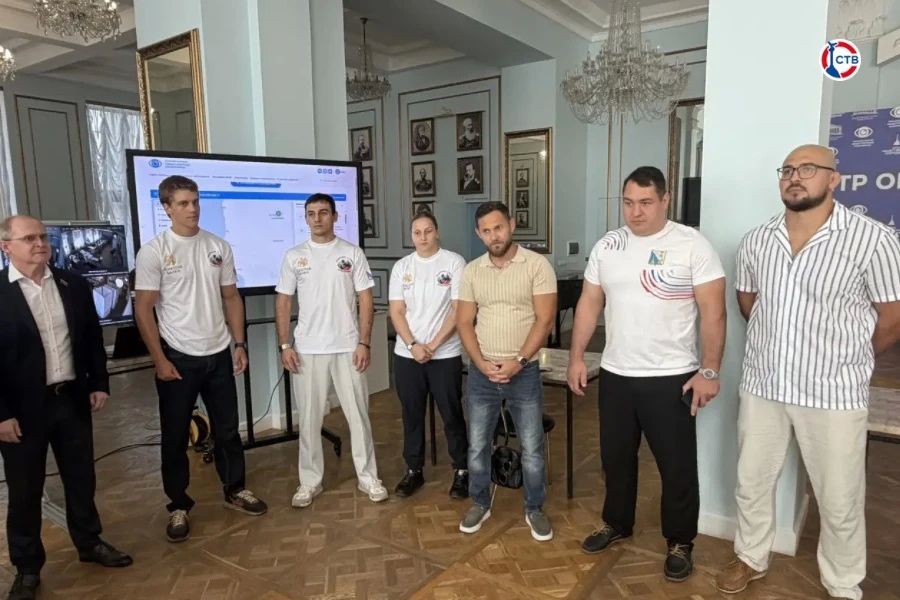 Спортсмены Севастополя оценили систему наблюдения за ходом выборов Центр общественного наблюдения посетили чемпионы мира, Европы и России по самбо, дзюдо и боксу, а также тренеры и руководители спортивных федераций. Гости... Спортсмены Севастополя оценили систему наблюдения за ходом выборов Центр общественного наблюдения посетили чемпионы мира, Европы и России по самбо, дзюдо и боксу, а также тренеры и руководители спортивных федераций. Гости...