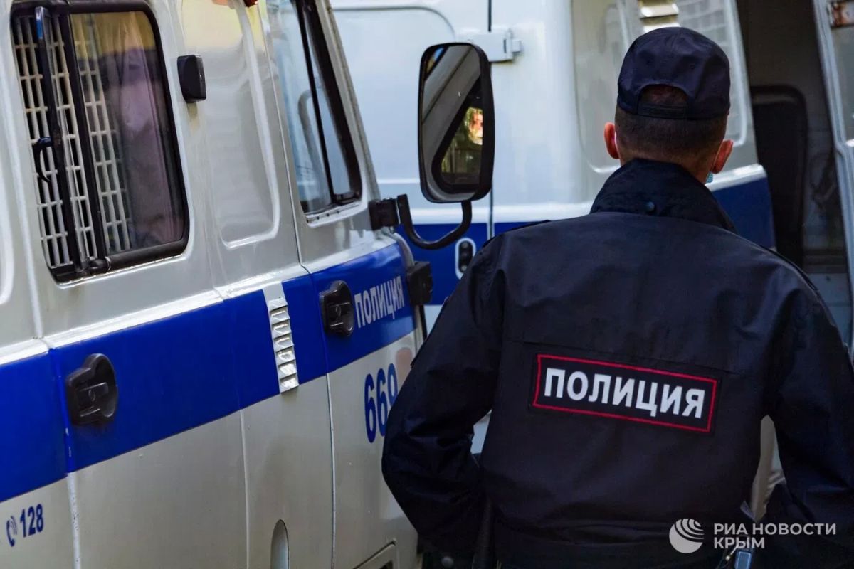 Севастополец пытался выбросить пожилую мать из окна – его задержали