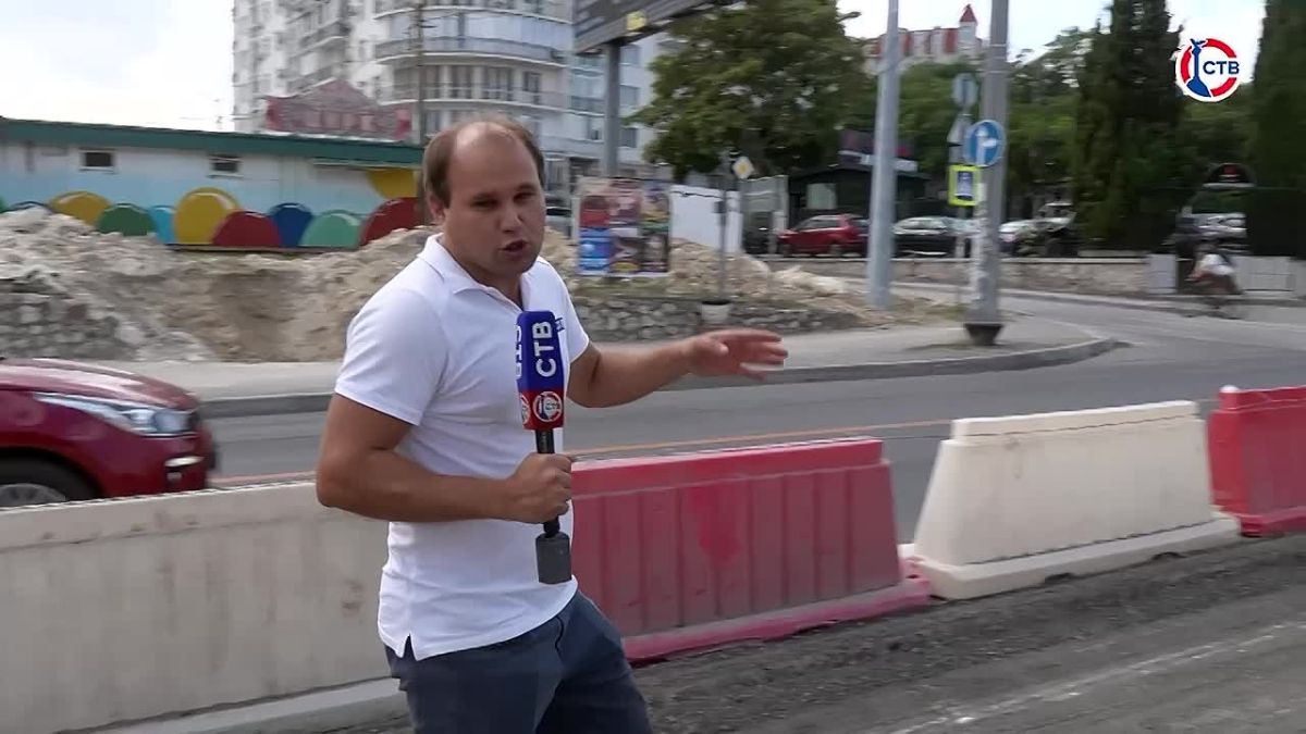 На Пожарова и Карантинной изменилась схема движения Изменения связаны со строительством тоннеля между улицами Пожарова и Генерала Петрова и будут действовать до 1 июня 2027 года