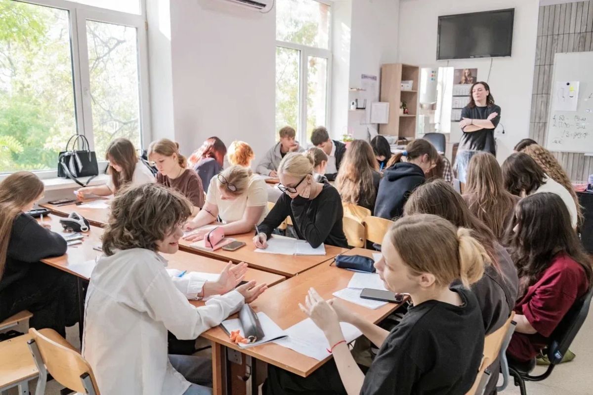 В Севастопольском профессиональном художественном колледже готовят мастеров для индустрии красоты В Севастопольском профессиональном художественном колледже готовят мастеров для индустрии красоты