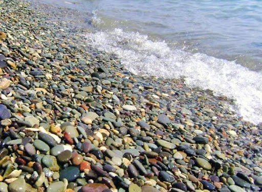 Пляж Яшмовый, в Крыму: драгоценный кусочек моря Пляж Яшмовый, в Крыму: драгоценный кусочек моря