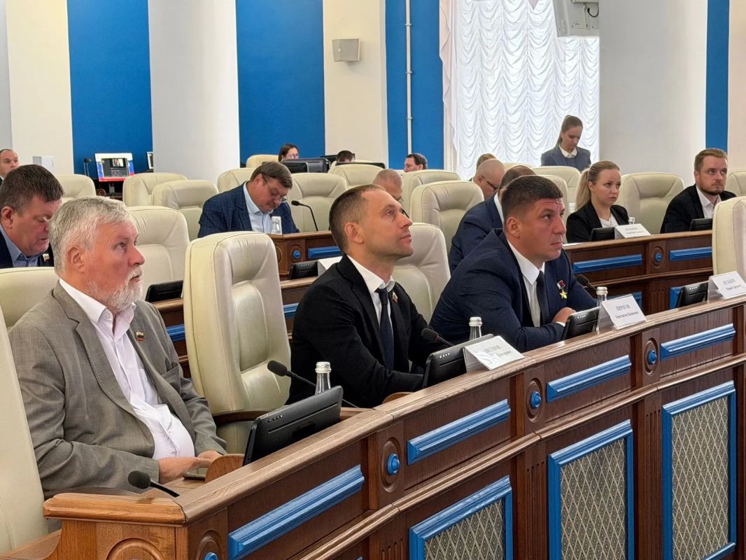 Директор Департамента образования и науки Севастополя Максим Кривонос выступил с отчетом о показателях работы ведомства за 2025 год на пленарном заседании Законодательного Собрания города Севастополя Директор Департамента образования и науки Севастополя Максим Кривонос выступил с отчетом о показателях работы ведомства за 2025 год на пленарном заседании Законодательного Собрания города Севастополя