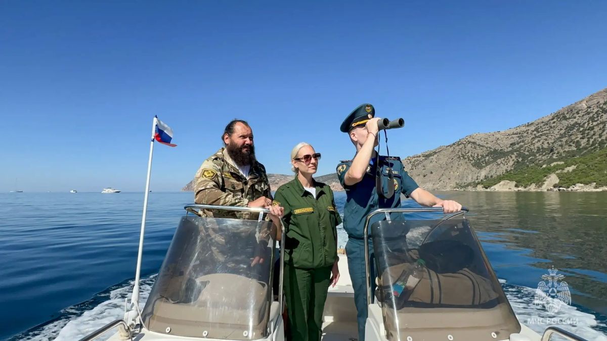 Защищённость от огня проверили с воды: в морской рейд вышли МЧС России и Севастопольское лесничество