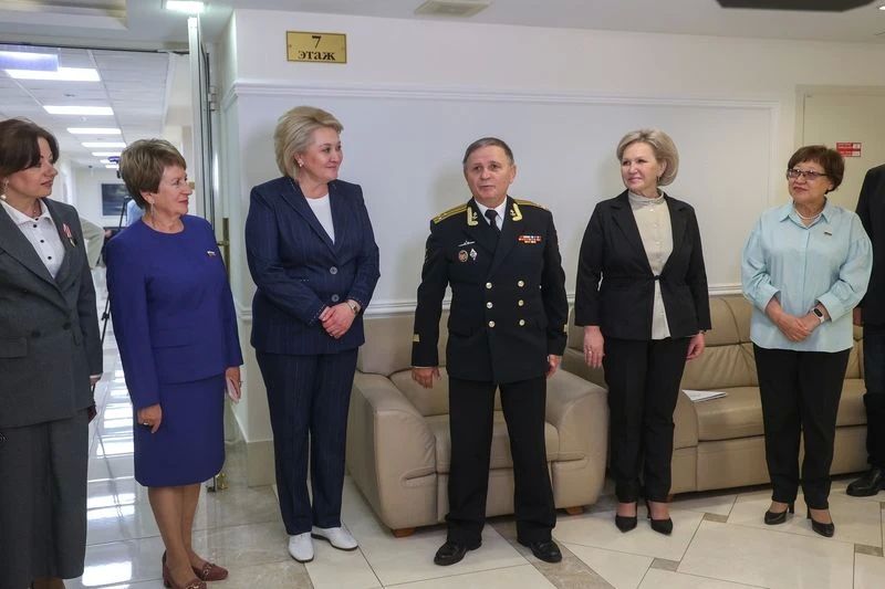 Екатерина Алтабаева: Сегодня в СФ вместе с коллегами сенаторами приняла участие в открытии выставки художников- маринистов «Россия морская» Екатерина Алтабаева: Сегодня в СФ вместе с коллегами сенаторами приняла участие в открытии выставки художников- маринистов «Россия морская»