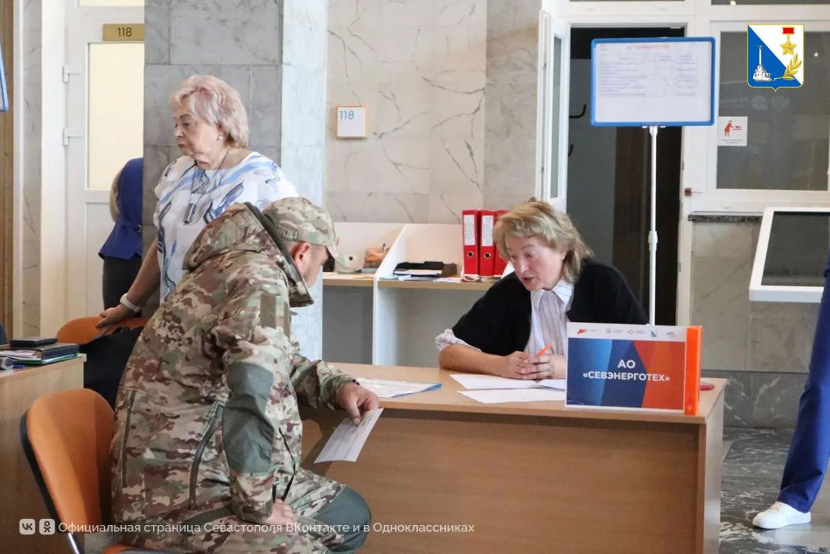 Зарплаты до 100 тысяч предложили севастопольцам на ярмарке вакансий Зарплаты до 100 тысяч предложили севастопольцам на ярмарке вакансий