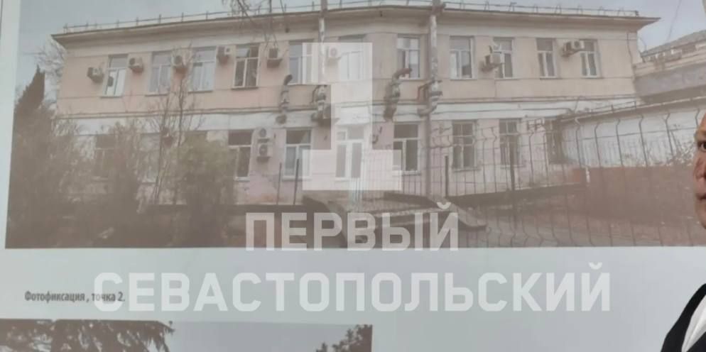 Административное здание филиала Федерального бюджетного учреждения здравоохранения «Центр Гигиены и Эпидемиологии» на ул. Коммунистической, 10 ждет капремонт Административное здание филиала Федерального бюджетного учреждения здравоохранения «Центр Гигиены и Эпидемиологии» на ул. Коммунистической, 10 ждет капремонт