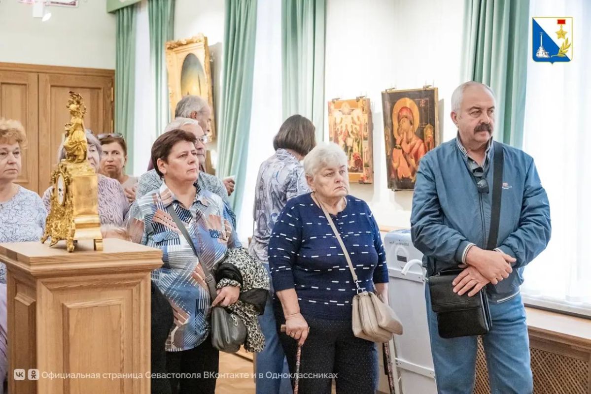 Очереди в музей – лучшее доказательство любви севастопольцев к искусству Очереди в музей – лучшее доказательство любви севастопольцев к искусству