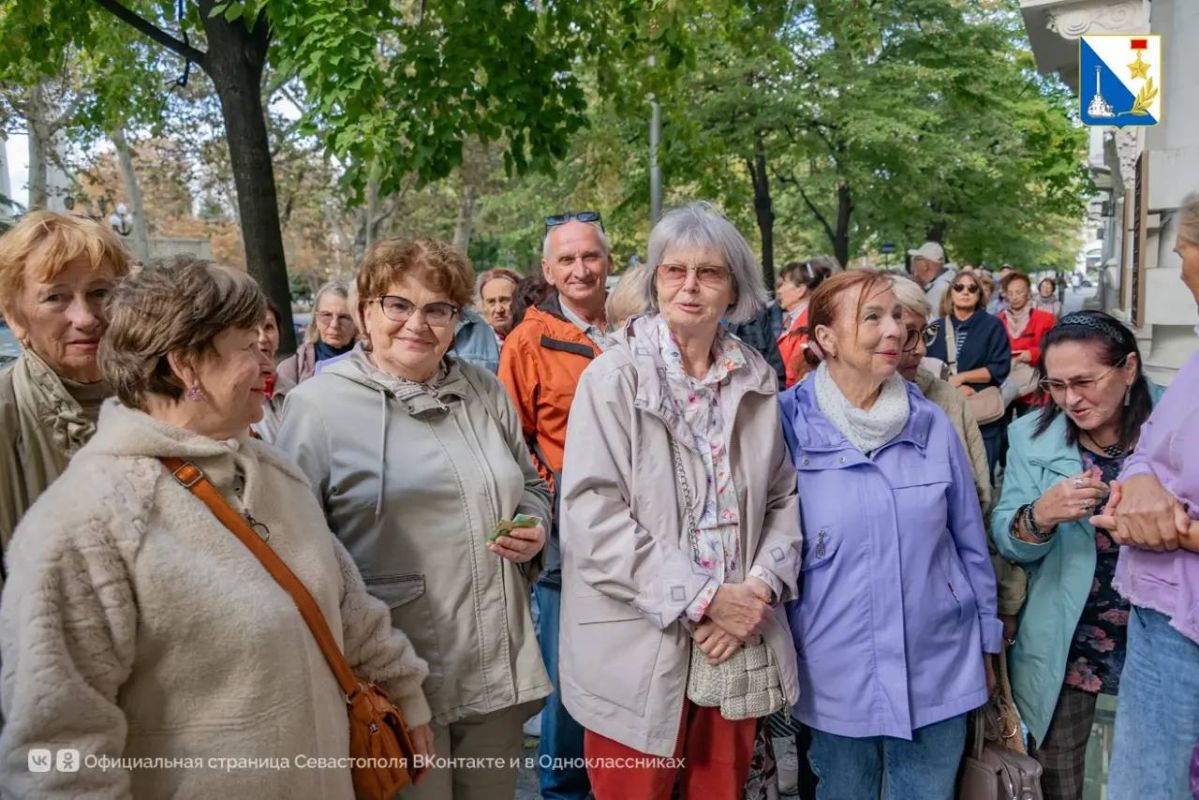 Очереди в музей – лучшее доказательство любви севастопольцев к искусству Очереди в музей – лучшее доказательство любви севастопольцев к искусству