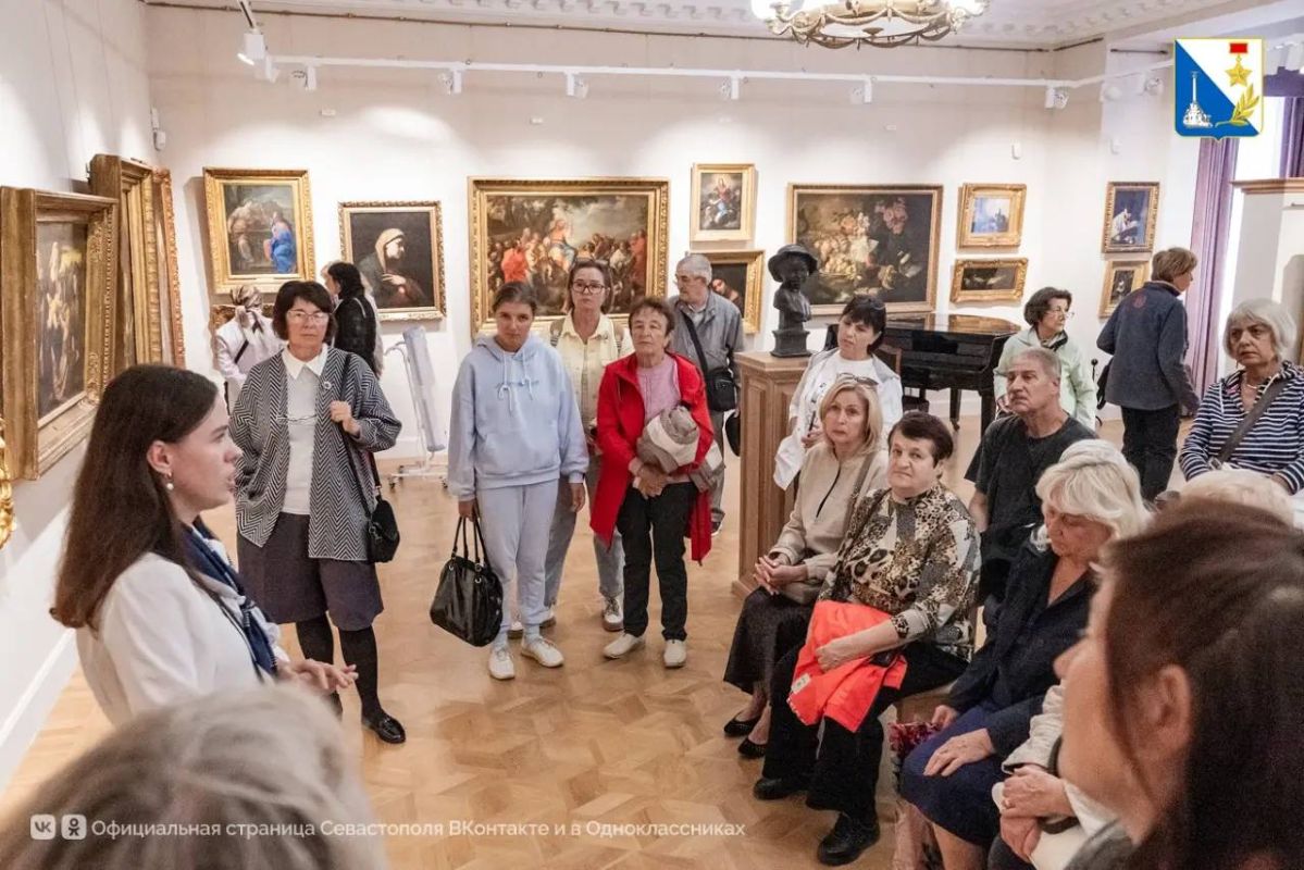 Очереди в музей – лучшее доказательство любви севастопольцев к искусству Очереди в музей – лучшее доказательство любви севастопольцев к искусству