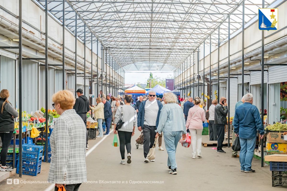 В Севастополе овощи и фрукты проходят проверку госветслужбы перед продажей В Севастополе овощи и фрукты проходят проверку госветслужбы перед продажей