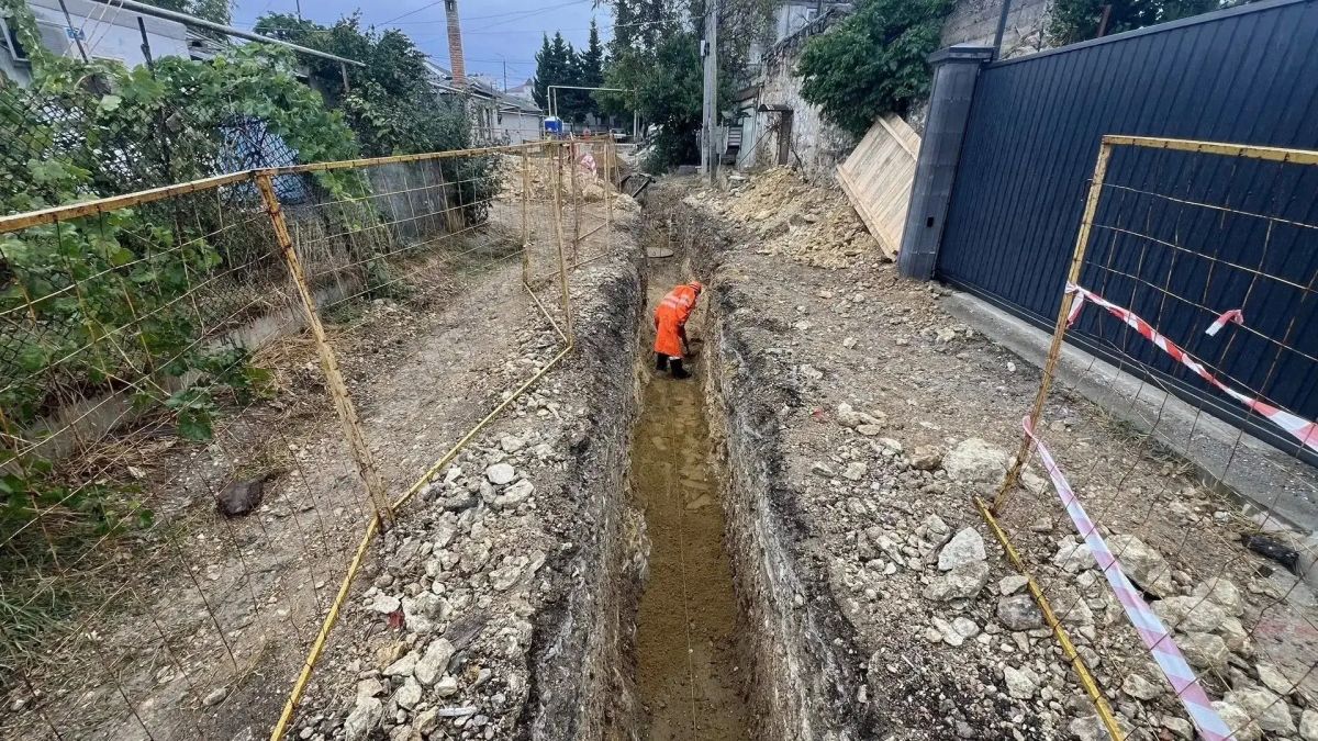 Водоканал: На ул. Карантинная, ул. Прямая и ул. Гусева начали строить сети канализации Водоканал: На ул. Карантинная, ул. Прямая и ул. Гусева начали строить сети канализации